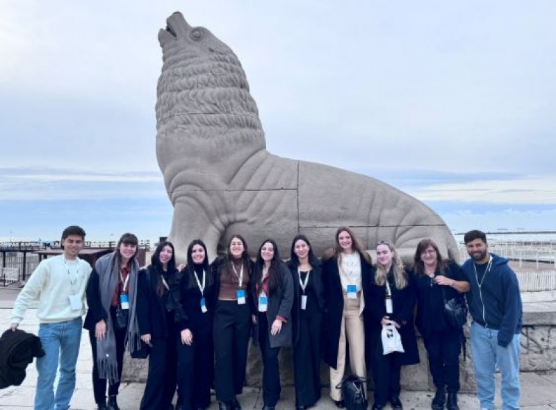 Estudiantes de medicina de Unicen en el Congreso de Infectologa